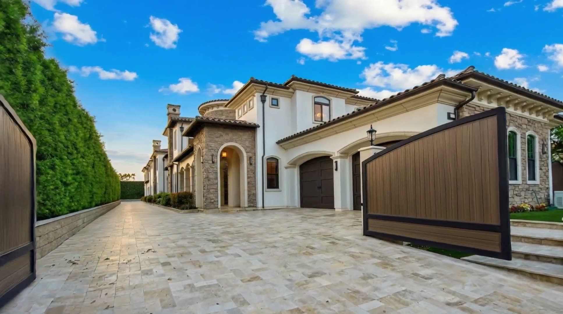 The Oppenheim Group — Scroll Reel